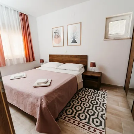 In With Sea View, Balcony, Air Conditioning, Wifi 4252-3 Apartment Komarna