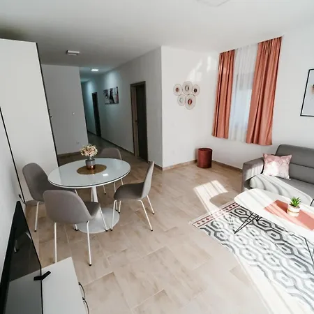 In With Sea View, Balcony, Air Conditioning, Wifi 4252-3 Apartment Komarna