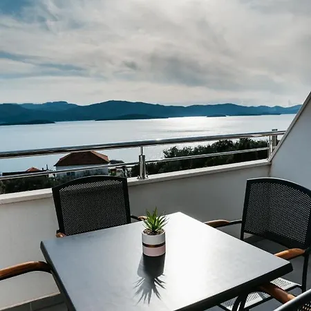 In With Sea View, Balcony, Air Conditioning, Wifi 4252-3 * Komarna