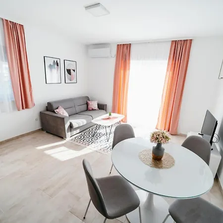 Apartment In With Sea View, Balcony, Air Conditioning, Wifi 4252-3